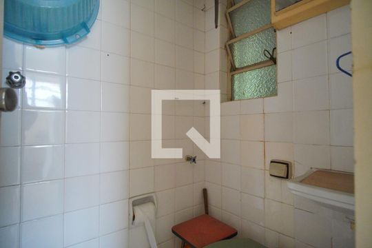 Banheiro de Serviço de apartamento à venda com 3 quartos, 122m² em Auxiliadora, Porto Alegre