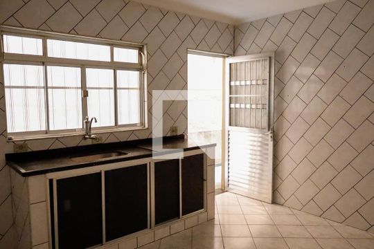 Cozinha de casa à venda com 5 quartos, 139m² em Pestana, Osasco
