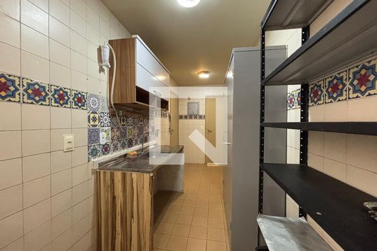 Cozinha de apartamento à venda com 3 quartos, 108m² em Copacabana, Rio de Janeiro