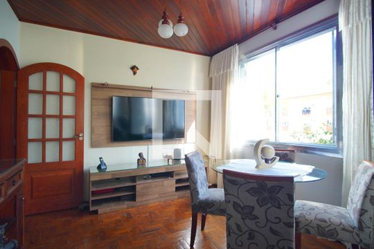 Sala de apartamento para alugar com 3 quartos, 75m² em Passo D’areia, Porto Alegre