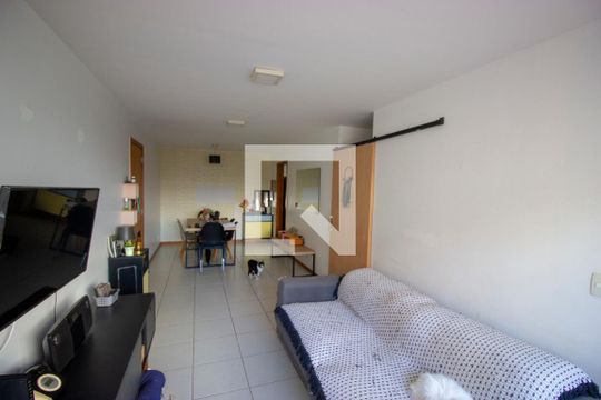 Apartamento para alugar com 3 quartos, 78m² em Lote 12, Brasília