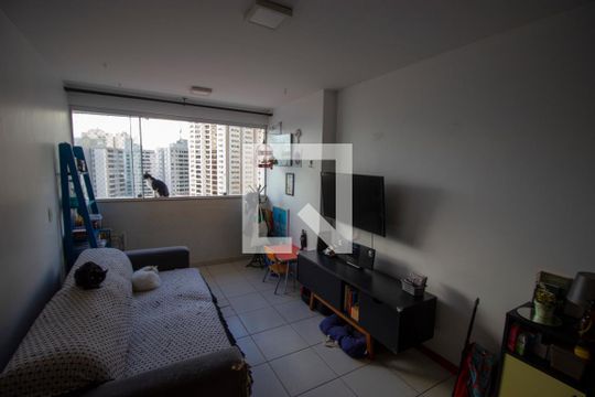 Sala de apartamento para alugar com 3 quartos, 78m² em Lote 12, Brasília
