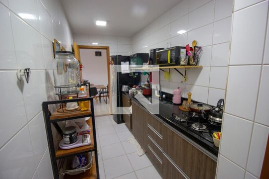 Cozinha de apartamento para alugar com 3 quartos, 78m² em Lote 12, Brasília