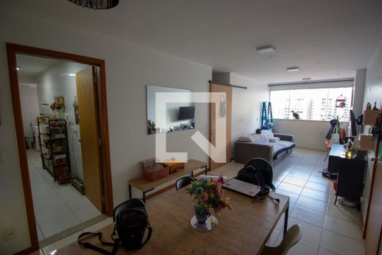 Sala de apartamento para alugar com 3 quartos, 78m² em Lote 12, Brasília