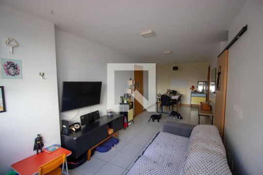 Sala de apartamento para alugar com 3 quartos, 78m² em Lote 12, Brasília