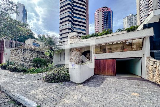 Fachada - Plaquinha de casa para alugar com 3 quartos, 400m² em Jardim Analia Franco, São Paulo