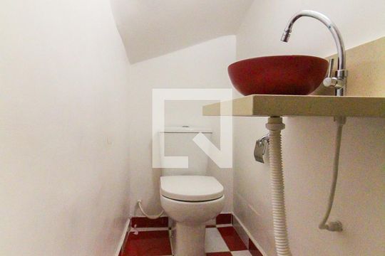 Lavabo Sala de casa de condomínio à venda com 2 quartos, 72m² em Vila Carmosina, São Paulo