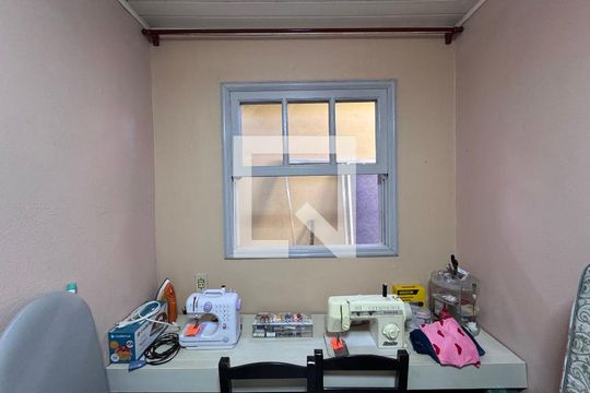 Quarto 2 de casa à venda com 2 quartos, 96m² em Santos Dumont, São Leopoldo