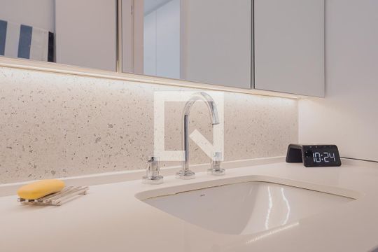 Banheiro da Suíte 2 de apartamento à venda com 3 quartos, 124m² em Jardim Paulistano, São Paulo
