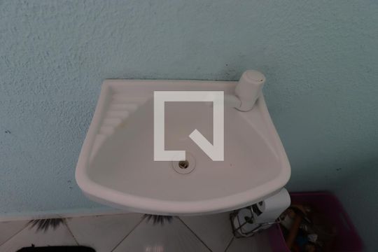 Lavabo de apartamento à venda com 2 quartos, 76m² em Jardim Cristiane, Santo André