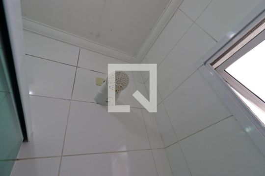 Banheiro de apartamento à venda com 2 quartos, 76m² em Jardim Cristiane, Santo André