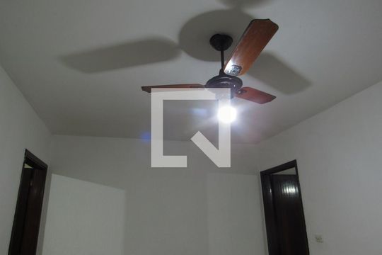 Sala de casa à venda com 2 quartos, 300m² em Padroeira, Osasco