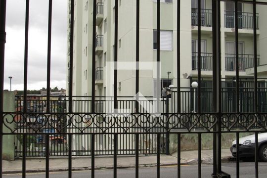 Fachada de casa à venda com 2 quartos, 300m² em Padroeira, Osasco