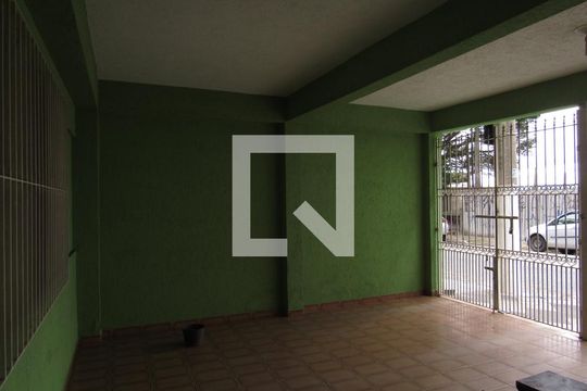 Garagem de casa à venda com 2 quartos, 300m² em Padroeira, Osasco