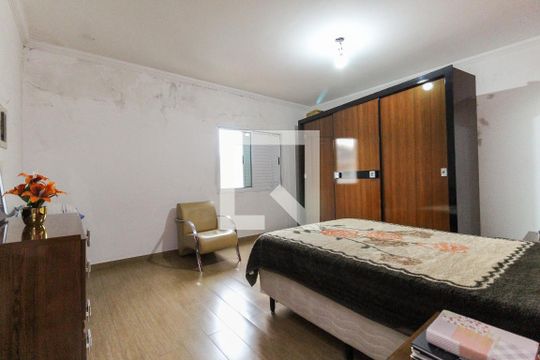 Suíte de casa à venda com 4 quartos, 260m² em Vila Campanela, São Paulo