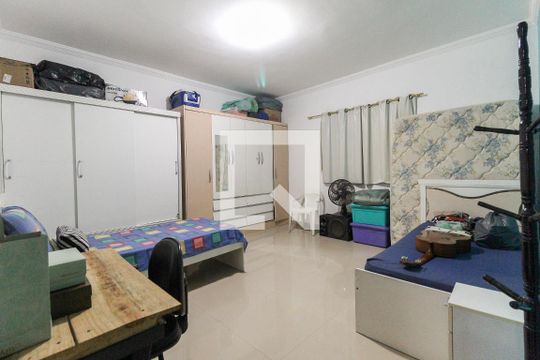 Quarto 2 de casa à venda com 4 quartos, 260m² em Vila Campanela, São Paulo
