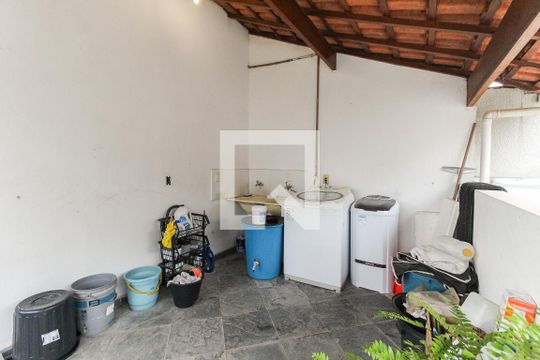 Área de Serviço de casa à venda com 4 quartos, 260m² em Vila Campanela, São Paulo