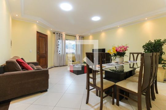 Casa à venda com 4 quartos, 260m² em Vila Campanela, São Paulo