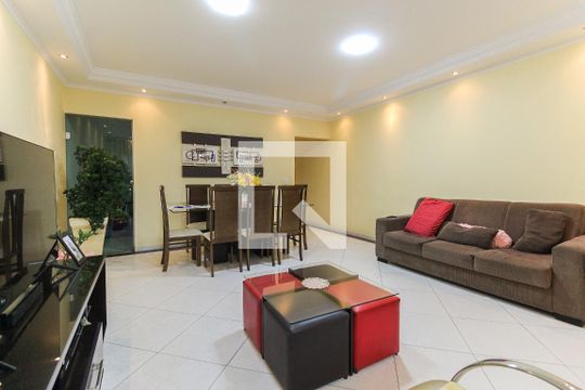 Sala de casa à venda com 4 quartos, 260m² em Vila Campanela, São Paulo