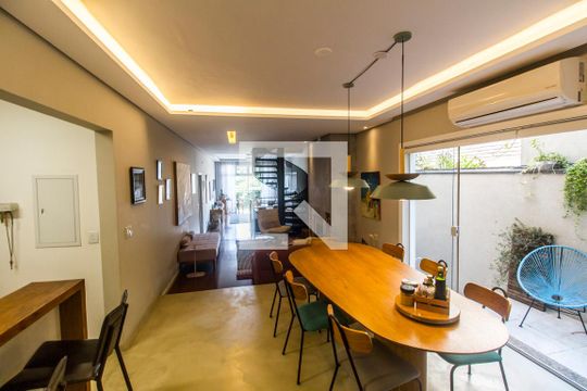 Casa de Condomínio à venda com 4 quartos, 350m² em Alphaville, Santana de Parnaíba