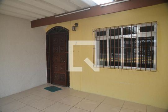Garagem de casa à venda com 2 quartos, 109m² em Cidade São Jorge, Santo André