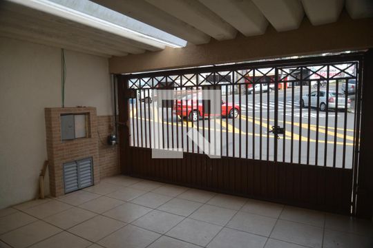 Garagem de casa à venda com 2 quartos, 109m² em Cidade São Jorge, Santo André