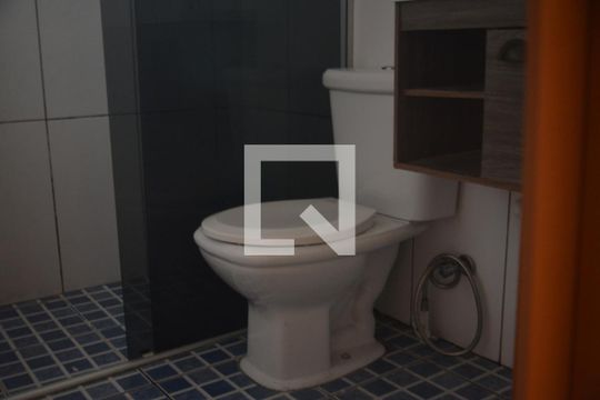 Banheiro Social de casa à venda com 2 quartos, 109m² em Cidade São Jorge, Santo André