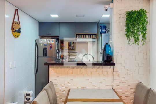 Cozinha  de apartamento à venda com 2 quartos, 43m² em Morro Santana, Porto Alegre