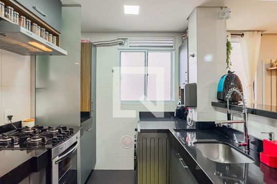 Cozinha de apartamento à venda com 2 quartos, 43m² em Morro Santana, Porto Alegre