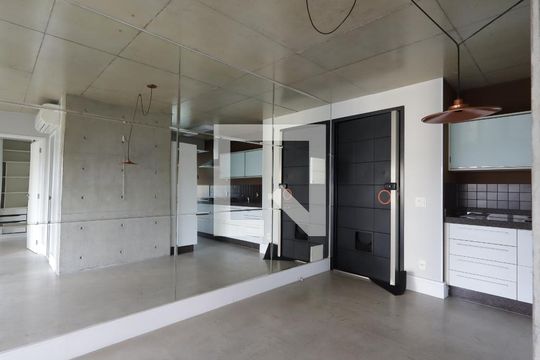 Sala de apartamento para alugar com 1 quarto, 70m² em Vila Suzana, São Paulo