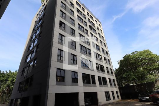 Fachada de apartamento para alugar com 1 quarto, 70m² em Vila Suzana, São Paulo