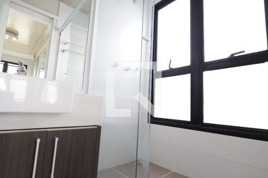 Banheiro da Suíte de apartamento para alugar com 1 quarto, 70m² em Vila Suzana, São Paulo
