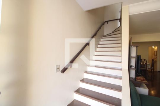 Escada de casa à venda com 3 quartos, 125m² em Jardim Prudência, São Paulo