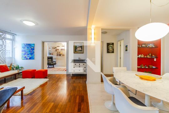 Sala de apartamento à venda com 3 quartos, 190m² em Cerqueira César, São Paulo