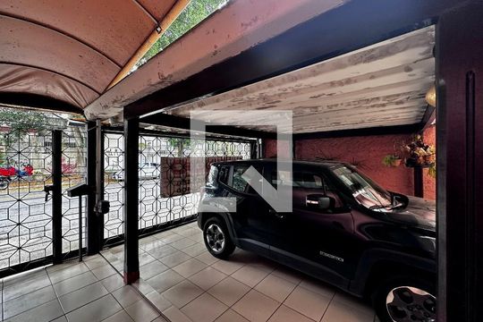 Garagem  de casa à venda com 3 quartos, 132m² em Brooklin Novo, São Paulo