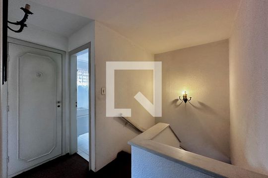 Corredor Quartos  de casa à venda com 3 quartos, 132m² em Brooklin Novo, São Paulo
