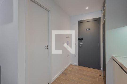 Cozinha de kitnet/studio à venda com 1 quarto, 28m² em Sumaré, São Paulo