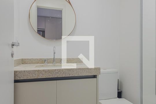 Banheiro de kitnet/studio à venda com 1 quarto, 28m² em Sumaré, São Paulo