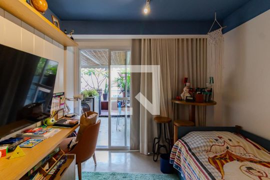Quarto 1 de apartamento à venda com 3 quartos, 140m² em Humaitá, Rio de Janeiro