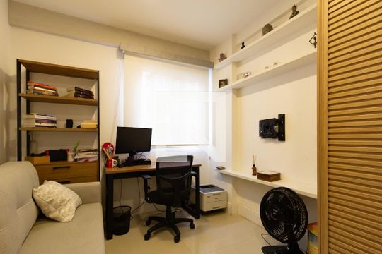 Escritório de apartamento à venda com 3 quartos, 140m² em Humaitá, Rio de Janeiro