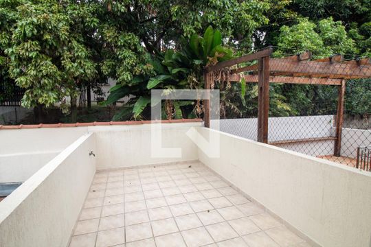 Varanda de casa à venda com 4 quartos, 160m² em Vila Cordeiro, São Paulo