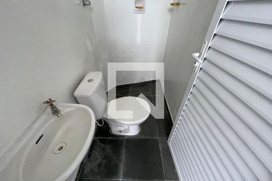Banheiro 2 de casa à venda com 3 quartos, 101m² em Jaguaré, São Paulo