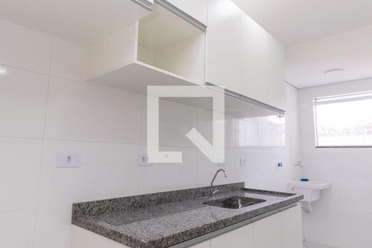 Cozinha de apartamento à venda com 1 quarto, 30m² em Jardim Artur Alvim, São Paulo