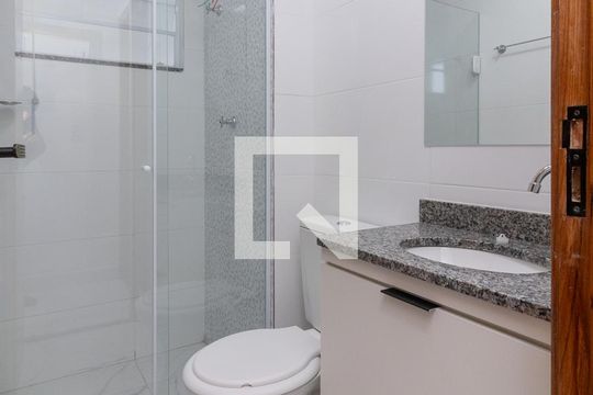 Banheiro de apartamento à venda com 1 quarto, 30m² em Jardim Artur Alvim, São Paulo