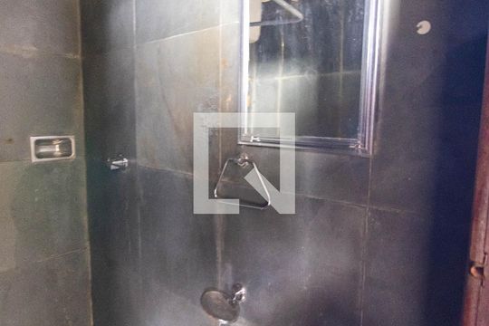 Banheiro de casa à venda com 1 quarto, 40m² em Fonseca, Niterói