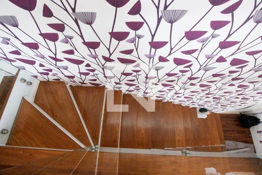 Escada de apartamento à venda com 4 quartos, 256m² em Jardim Wanda, Taboão da Serra