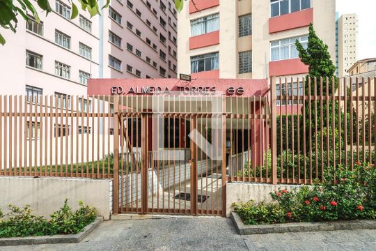 Fachada de apartamento à venda com 1 quarto, 60m² em Aclimação, São Paulo