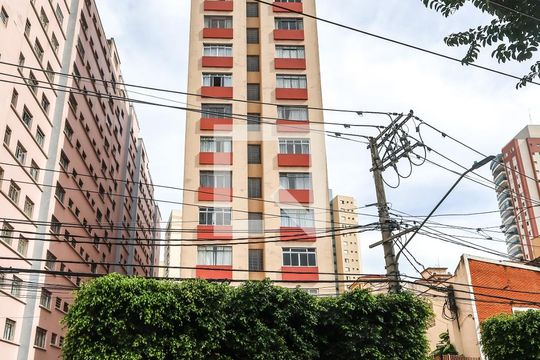 Fachada de apartamento à venda com 1 quarto, 60m² em Aclimação, São Paulo