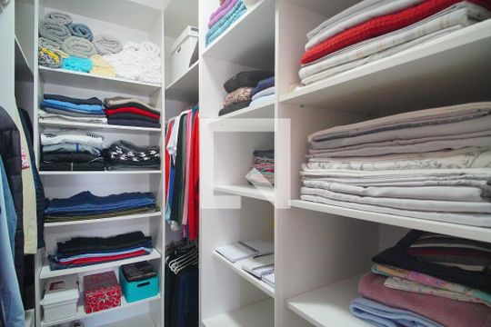 Closet da suíte de apartamento à venda com 2 quartos, 71m² em Centro, Novo Hamburgo
