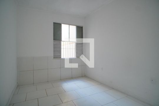 Quarto 1 de apartamento para alugar com 2 quartos, 45m² em São Geraldo, Porto Alegre